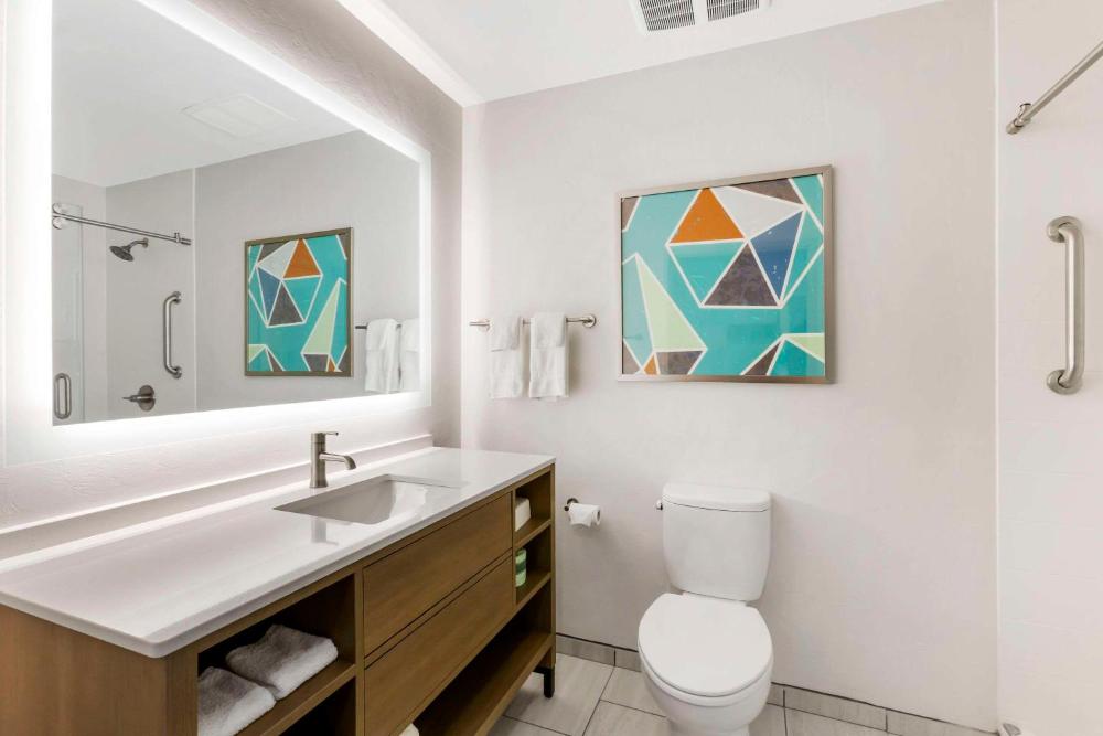 Suite with Two Queen Beds - Accessible/Non-Smoking interior